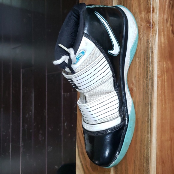 Nike Zoom Lebron hi top youth size 4 2009 edition - Picture 6 of 12